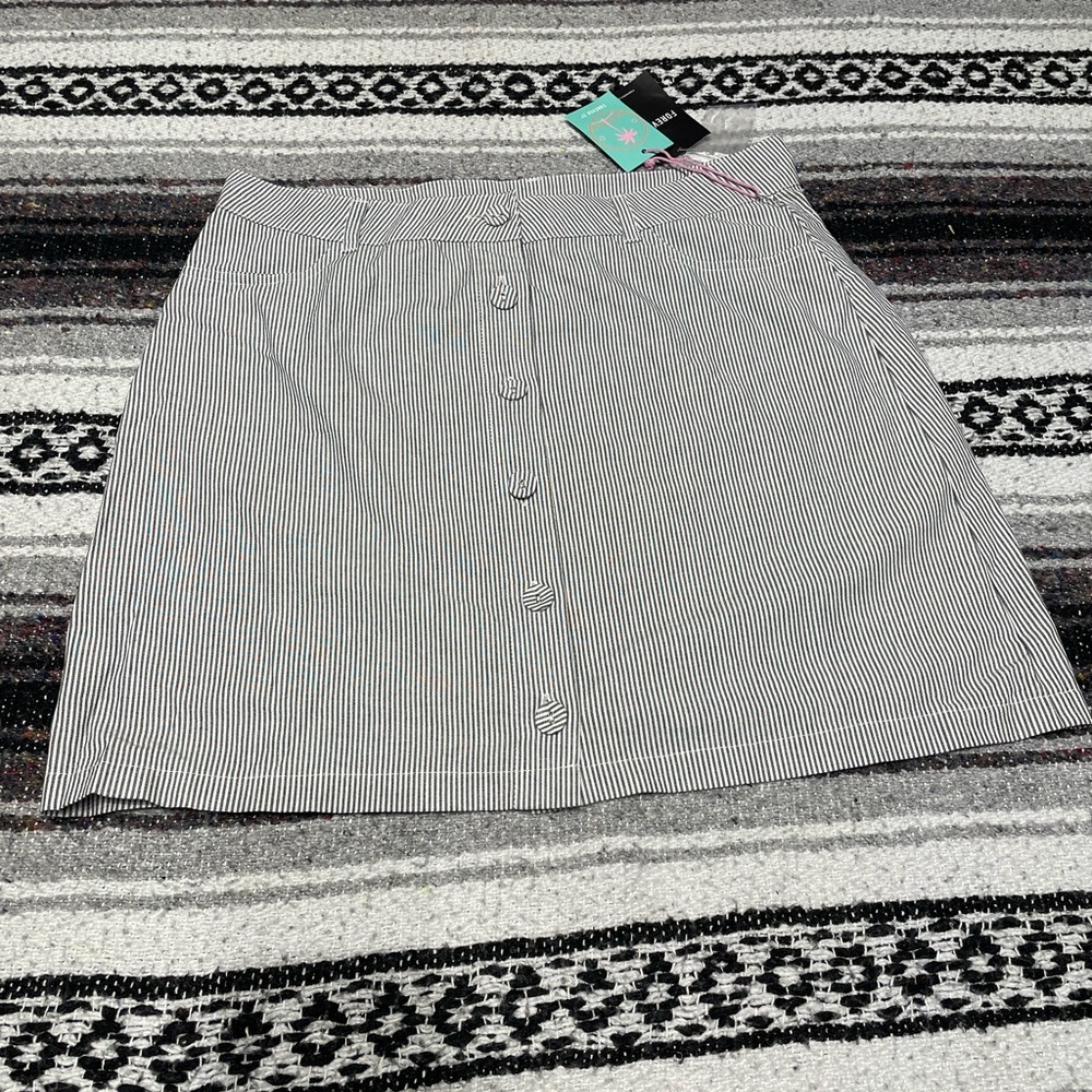 Brand new, never been worn with tags, pin stripe Forever 21 mini skirt.